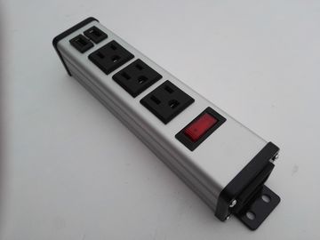 Imprägniern Sie die 3 Ausgang-Energie-Streifen mit USB-Ladegerät-amerikanischem Standard mit doppeltem Auspuff